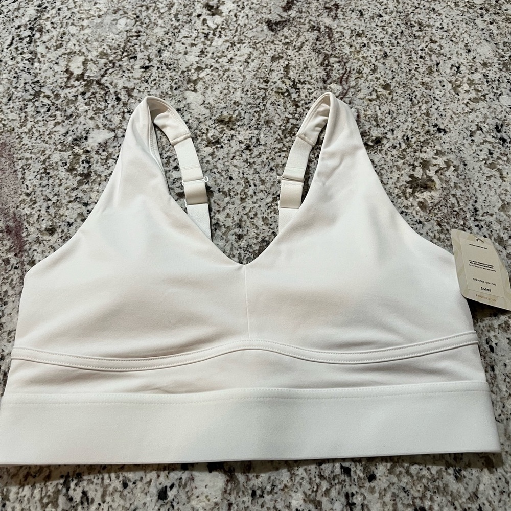NWT Fabletics White All Day Everyday Bra Size Medium